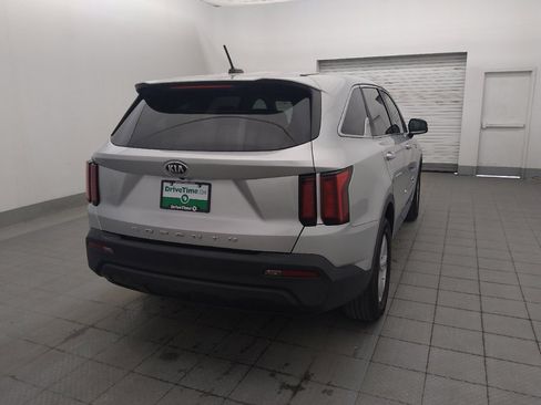 Used 2021 Kia Sorento LX FWD image 9