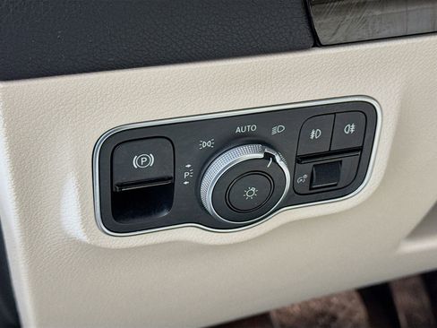 Used 2021 Mercedes-Benz GLA 250 4MATIC image 12