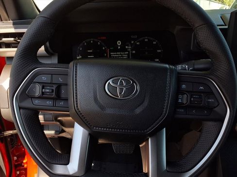 Certified 2025 Toyota Tacoma TRD Off-Road image 15