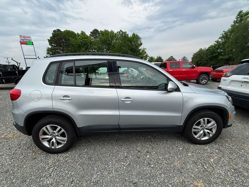 Used 2017 Volkswagen Tiguan S FWD image 8