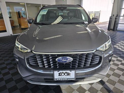 Used 2024 Ford Escape Platinum image 9