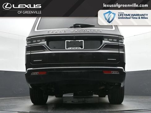Used 2023 Jeep Grand Wagoneer Series II AWD/4WD image 42