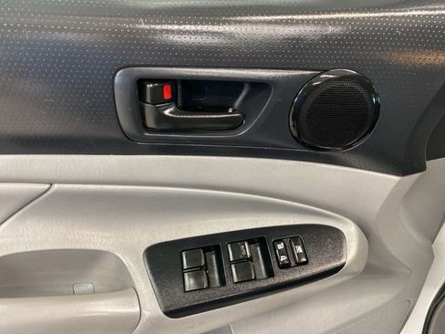 Used 2015 Toyota Tacoma 4x4 Double Cab image 25