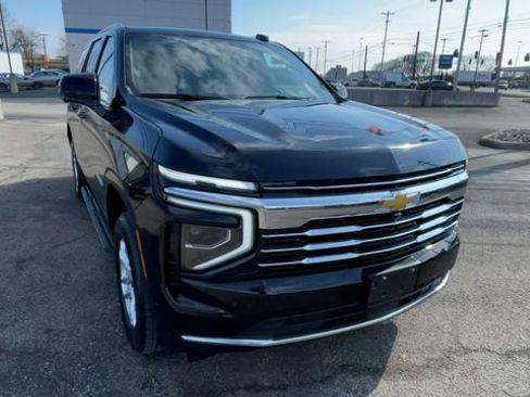 Used 2025 Chevrolet Tahoe LT AWD/4WD image 4