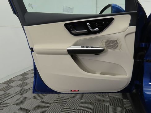 Certified 2025 Mercedes-Benz GLC 300 image 25