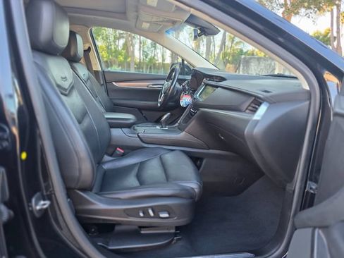 Used 2018 Cadillac XT5 Luxury w/ Driver Awareness Package FWD image 27
