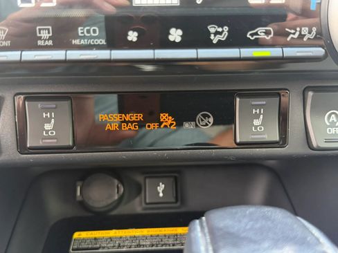 Used 2021 Toyota RAV4 XLE Premium FWD image 15