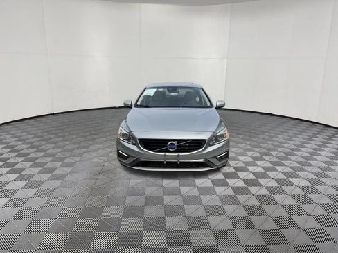 Used 2017 Volvo S60 T5 Dynamic FWD image 2