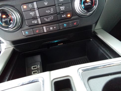 Used 2020 Ford F150 Lariat w/ Equipment Group 502A Luxury image 21