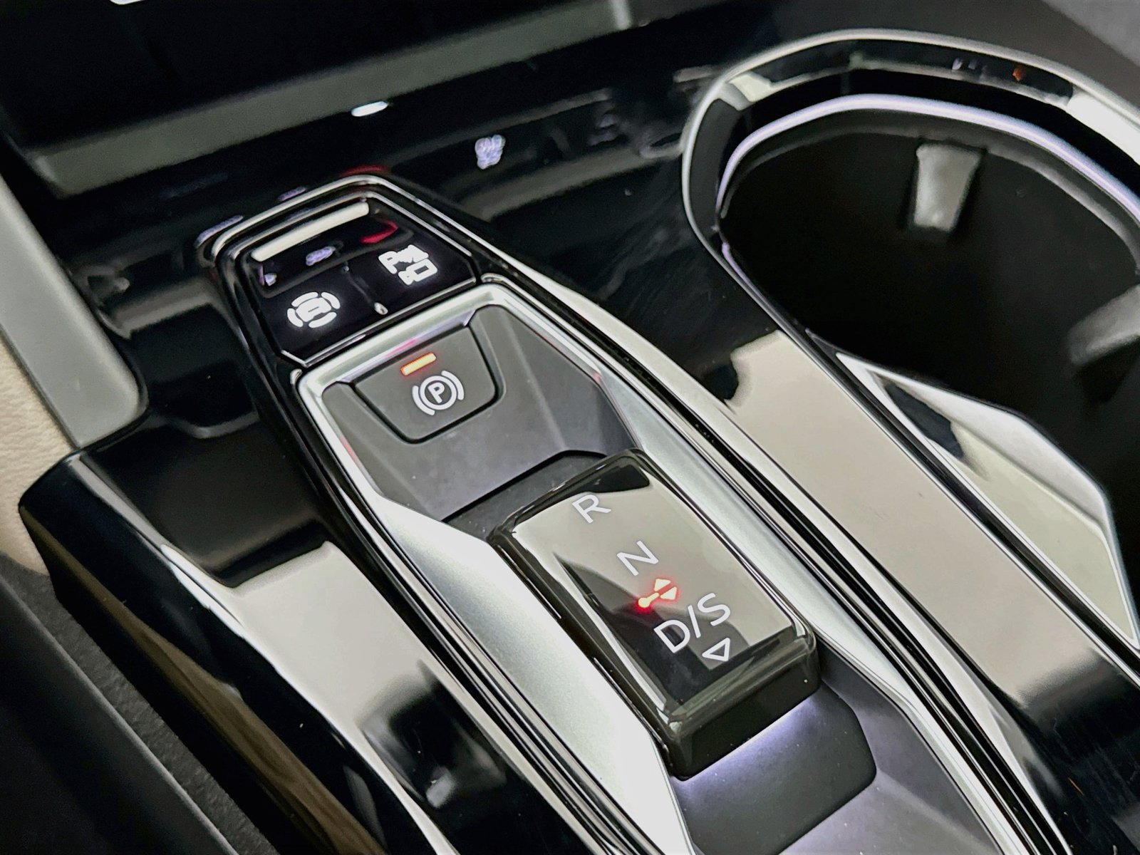 Certified 2025 Audi Q5 Premium w/ Premium Plus AWD/4WD image 19