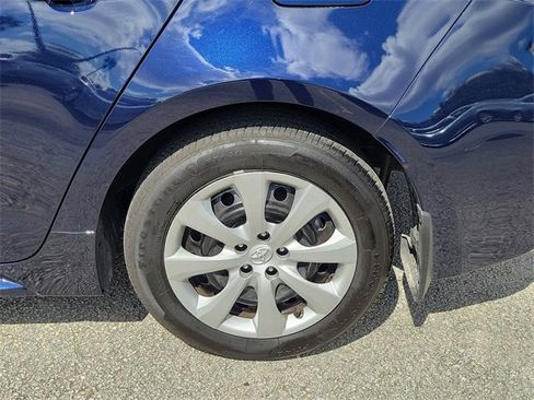 Used 2025 Toyota Corolla LE image 5