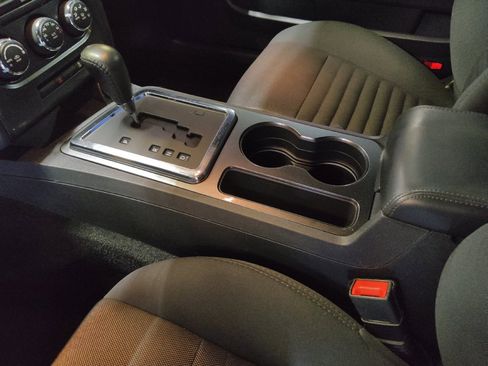 Used 2014 Dodge Challenger SXT RWD image 26