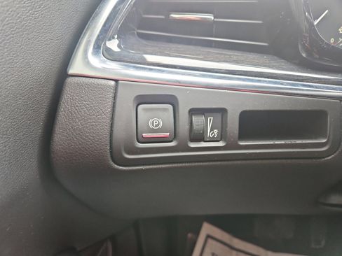 Used 2020 Cadillac XT5 Premium Luxury w/ LPO, Floor Liner Package image 18