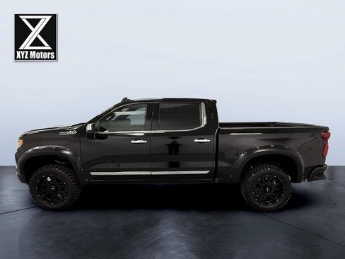 Used 2023 Chevrolet Silverado 1500 High Country w/ High Country Premium Package image 3