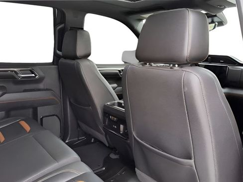 Used 2023 GMC Sierra 1500 AT4 w/ AT4 Premium Package AWD/4WD image 35