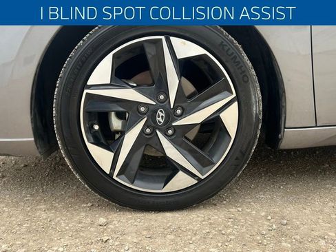 Used 2023 Hyundai Elantra SEL w/ Convenience Package image 11