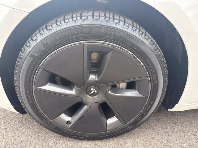 Used 2021 Tesla Model 3 Standard Range Plus RWD image 9