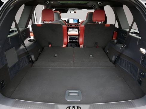 Used 2025 Lincoln Aviator Reserve w/ Equipment Group 201A AWD/4WD image 12