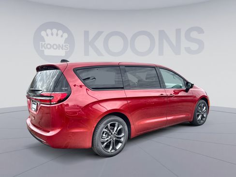 New 2026 Chrysler Pacifica Select image 7