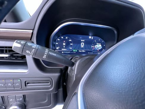Used 2022 GMC Yukon SLE w/ Gmc Pro Safety Plus Package RWD image 18