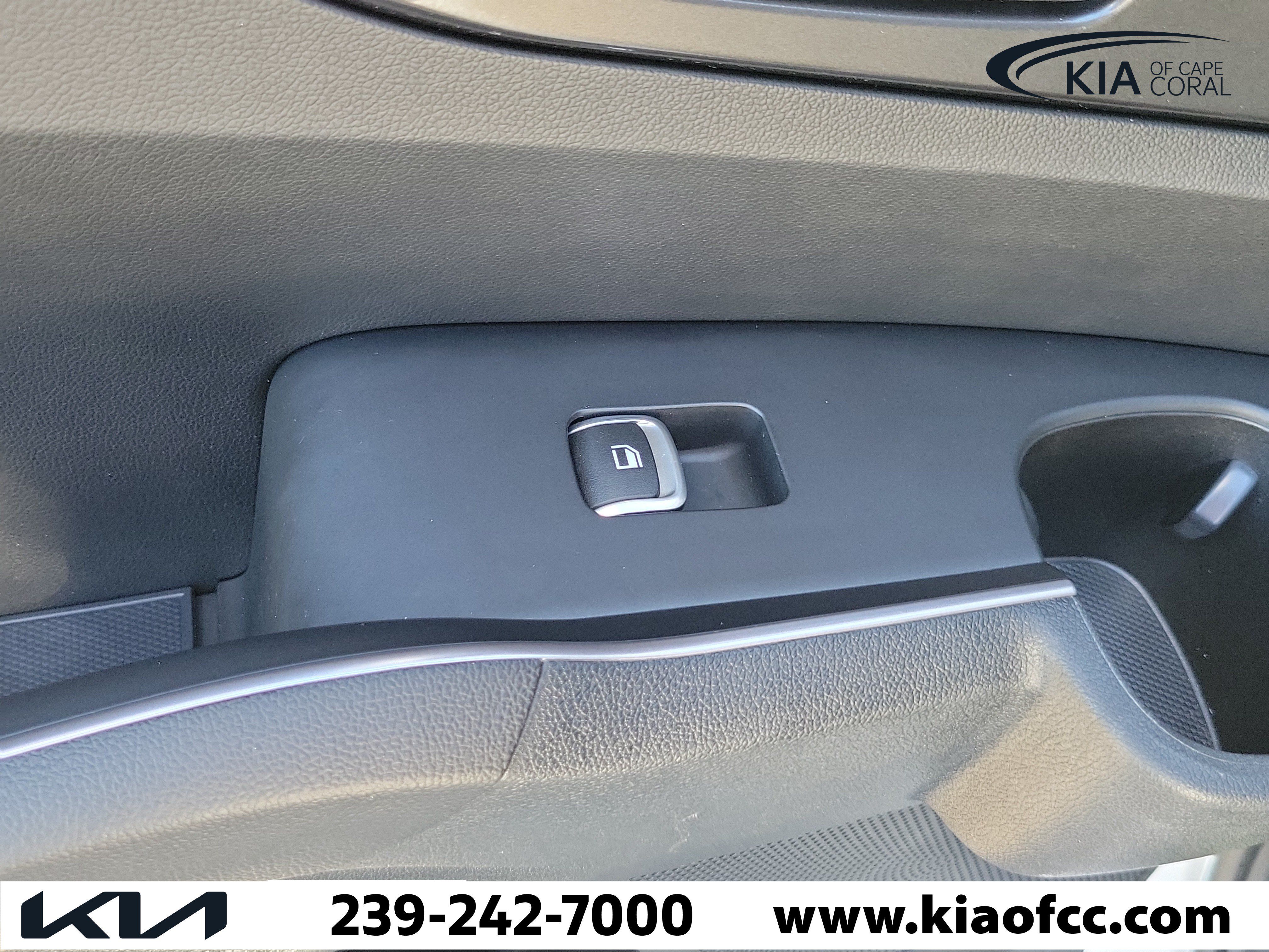 Certified 2023 Kia Sorento S w/ Panoramic Sunroof Package FWD image 17