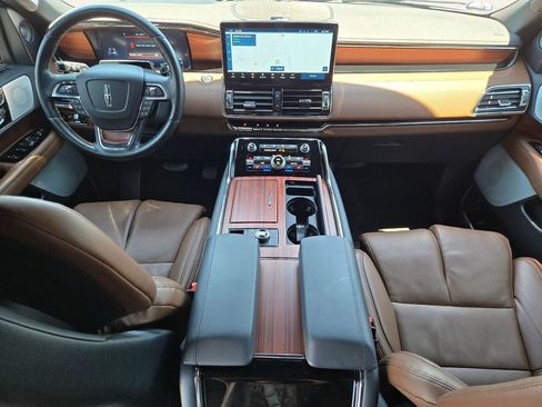 Used 2024 Lincoln Navigator Reserve AWD/4WD image 17