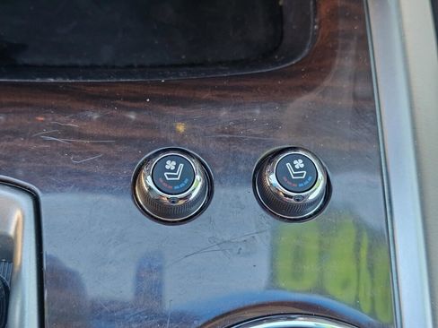 Used 2015 Nissan Pathfinder Platinum image 32