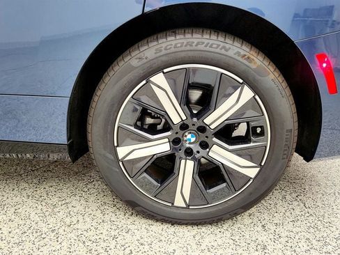 Used 2026 BMW iX xDrive45 w/ Premium Package AWD/4WD image 9