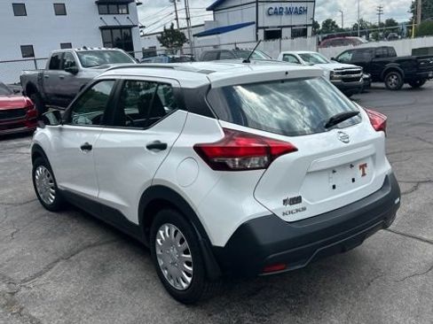 Used 2018 Nissan Kicks S FWD image 10