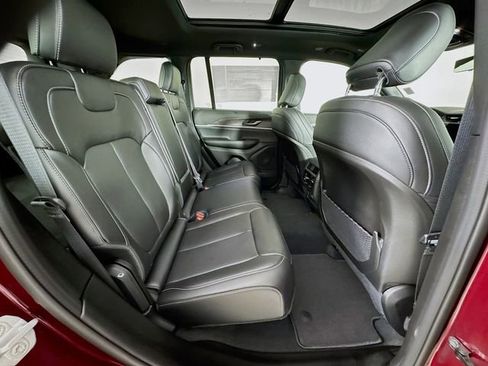 New 2025 Jeep Grand Cherokee Limited w/ Luxury Tech Group II AWD/4WD image 31