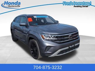 Used 2023 Volkswagen Atlas Cross Sport SE w/ Panoramic Sunroof Package video 1