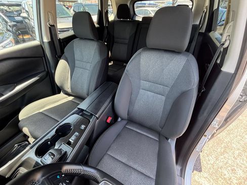 Used 2025 Nissan Rogue SV FWD image 37
