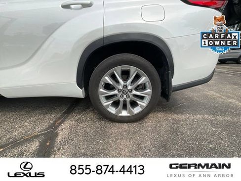 Used 2023 Toyota Highlander Limited AWD/4WD image 24