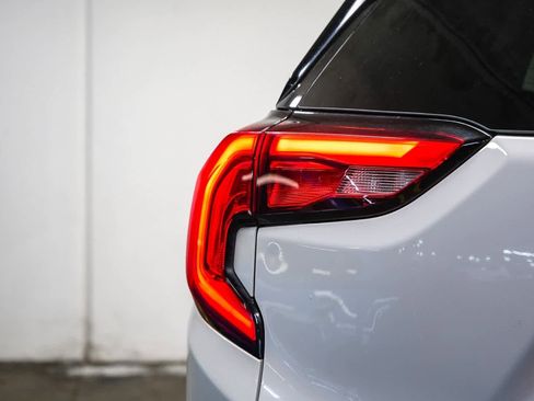 Used 2019 GMC Terrain SLE image 11