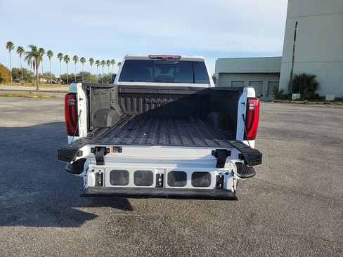 Used 2024 GMC Sierra 2500 Denali w/ Denali Reserve Package image 8