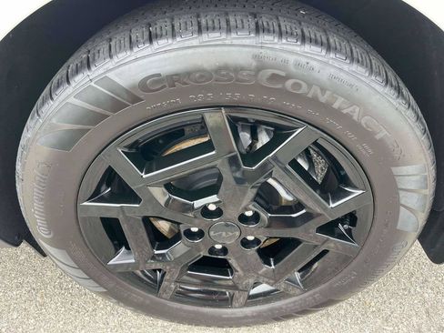 Used 2026 Kia Carnival EX FWD image 35