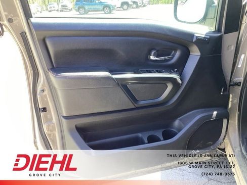 Used 2021 Nissan Titan PRO-4X w/ Pro-4x Convenience Package AWD/4WD image 17
