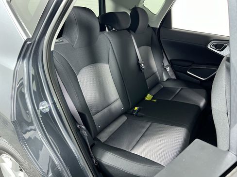 Certified 2025 Kia Soul LX w/ LX Technology Package FWD image 27