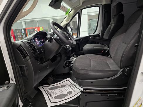 Used 2025 RAM ProMaster 2500 w/ Convenience Group FWD image 17