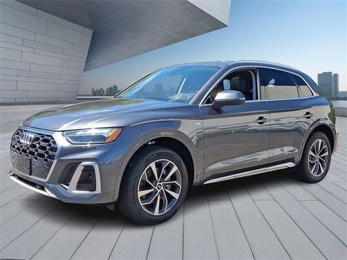 Certified 2023 Audi Q5 2.0T Premium Plus w/ Premium Plus Package image 3