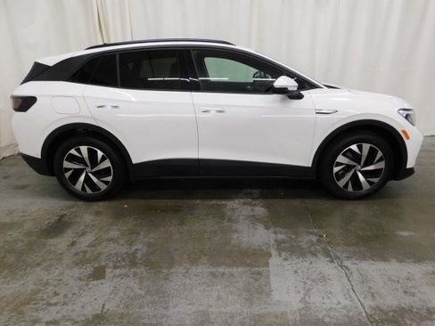 Used 2023 Volkswagen ID.4 Pro image 2