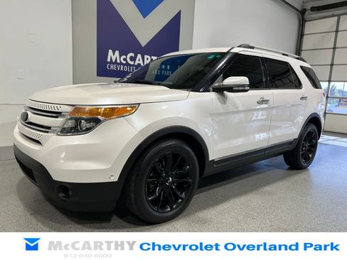 Used 2014 Ford Explorer Limited w/ Equipment Group 302A AWD/4WD image 9