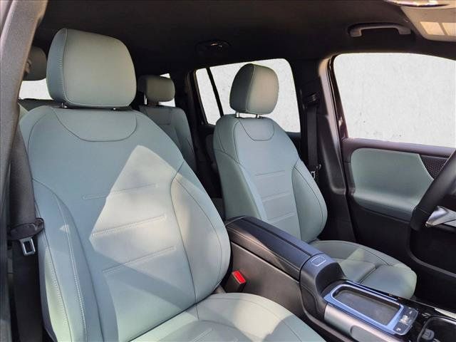 Used 2026 Mercedes-Benz GLB 250 image 17