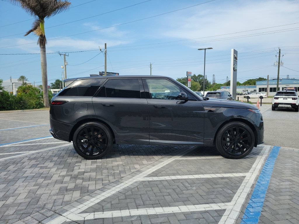 New 2026 Land Rover Range Rover Sport Dynamic SE AWD/4WD image 6