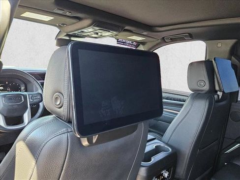 Used 2023 GMC Yukon Denali AWD/4WD image 14
