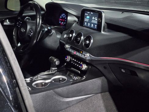 Used 2019 Kia Stinger image 7