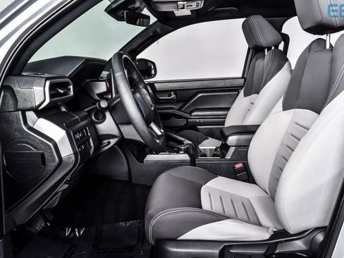 Used 2025 Toyota Tacoma TRD Off-Road image 12