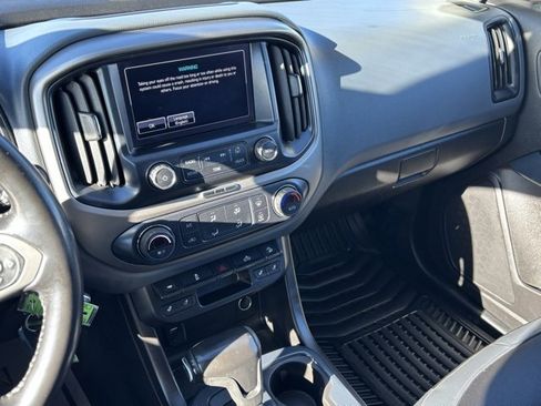 Used 2017 Chevrolet Colorado Z71 image 32