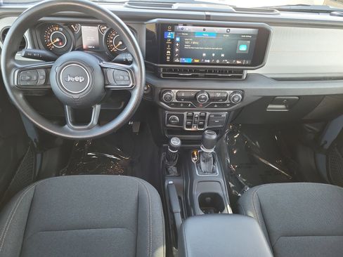 Used 2025 Jeep Gladiator Sport image 21