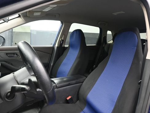 Used 2022 Nissan Rogue S image 12